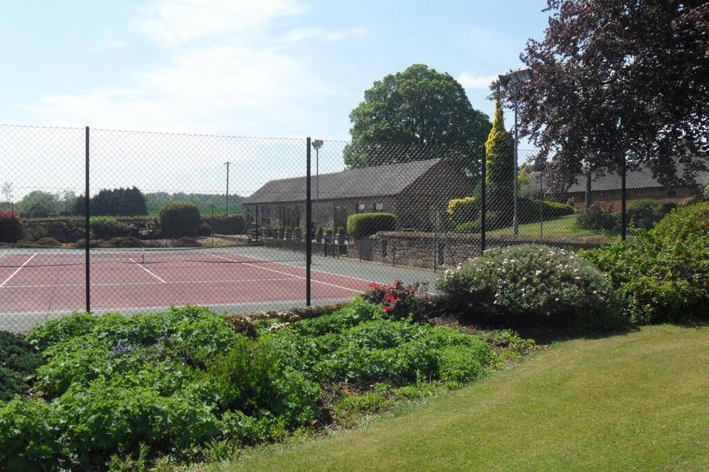 新港Courtside Barn, Lynn, Newport别墅 外观 照片